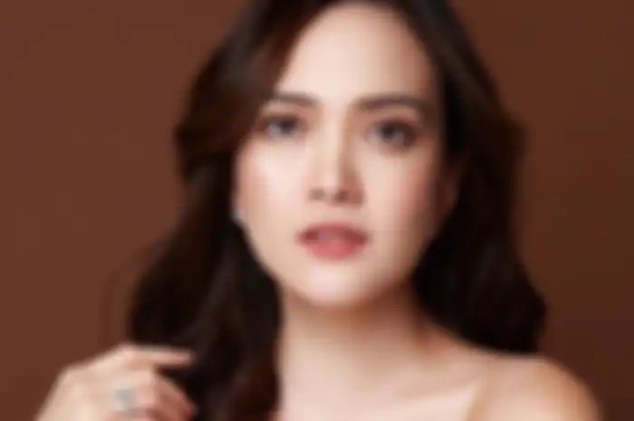 Shandy Aulia sempat dikritik karena gaya pakaian