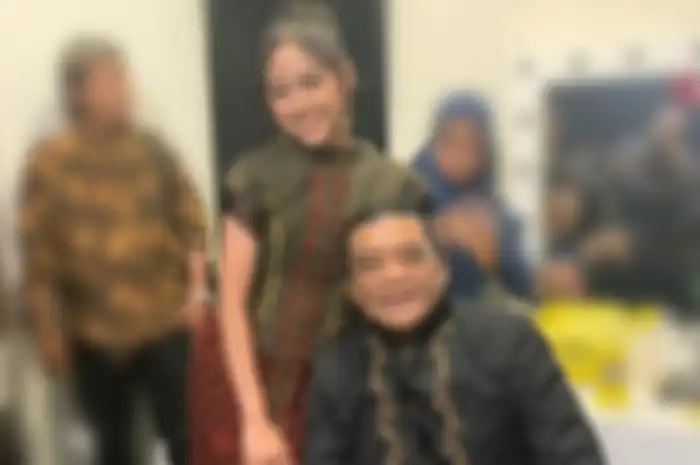 Didi Kempot berkolaborasi bareng Sisca JKT 48 dalam konser tunggal bertajuk  The Godfather of Broken Heart Konangan Concert semalam (20/9).