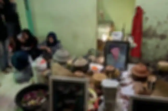Foto pemakaman mbah Pani ketika melakukan ritual topo pendem.