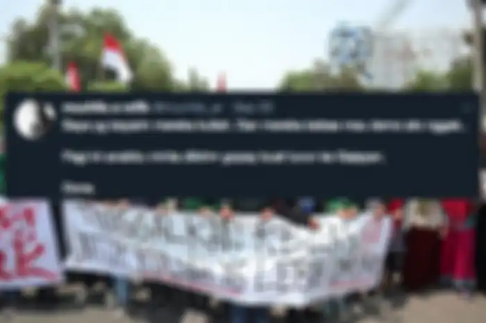 Foto demo mahasiswa dan dukungan seorang Ayah.