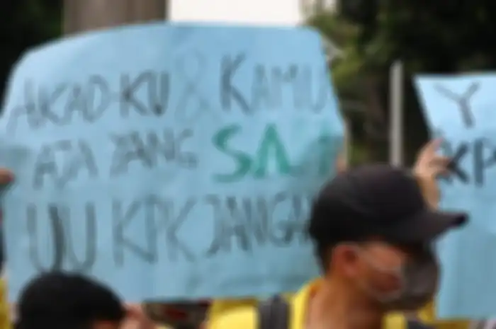 Berbagai ekspresi aspirasi disampaikan mahasiswa yang berunjuk rasa di sekitar gedung MPR/DPR/DPD, Senayan, Selasa (24/9/2019).