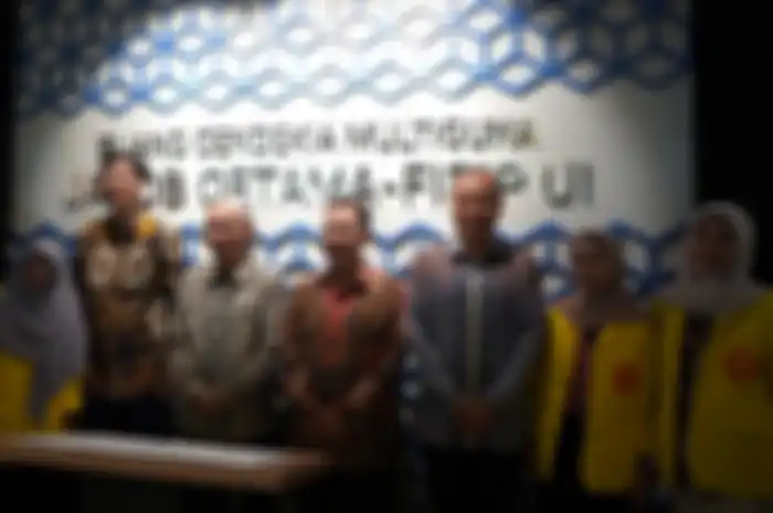 Dari kiri ke kanan: Arie Soesilo, Irwan Oetama, Muhammad Anis, dan Lilik Oetama dalam acara peresmian Ruang Cendekia Multiguna Jakob Oetama di FISIP UI, Depok, Kamis (26/9/2019).