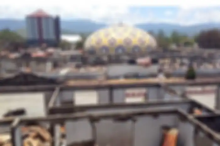 Suasana ruangan Kantor Bupati Jayawijaya yang terbakar saat aksi unjuk rasa di Wamena, Jayawijaya, Papua, Kamis (26/9). 