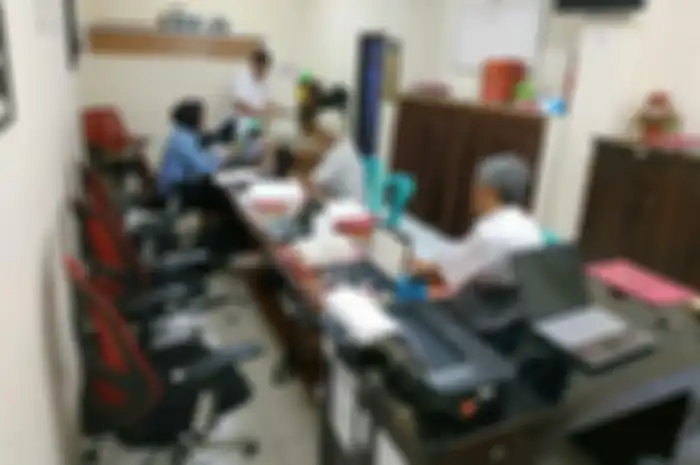 Polisi pergoki istrinya berduaan dengan seorang dokter di sebuah rumah