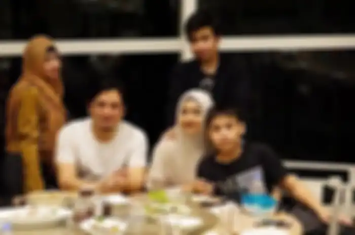 Keluarga Tengku Firmansyah dan Cindy Fatikasari
