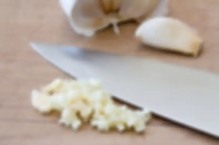 Ampuh Turunkan Risiko Kanker Paru-Paru, Coba Cincang dan Biarkan Bawang Putih di Udara Terbuka Selama 10 Menit Sebelum Memasaknya