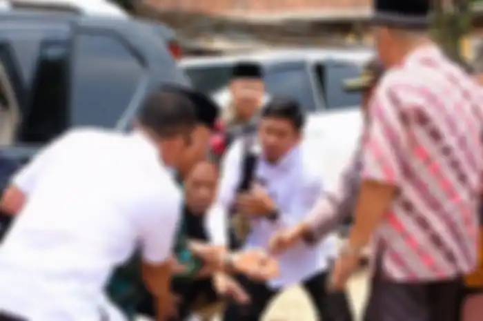 Wiranto ditusuk orang tak dikenal