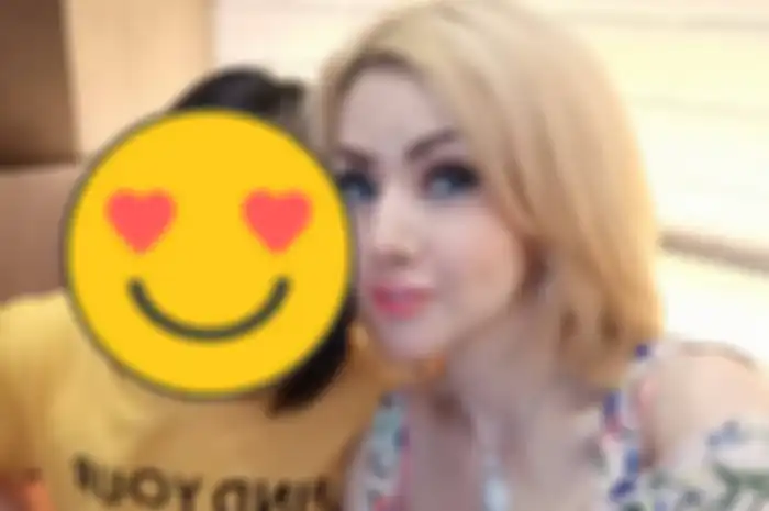 Barbie Kumalasari bersama putri semata wayangnya