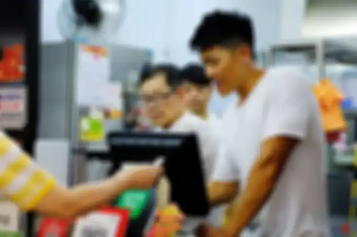 Pria yang mmebuka usaha kwetiauw