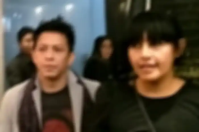 Ariel dan teman wanitanya di konser Marcell
