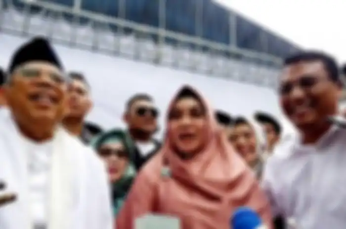 Kyai Ma'ruf Amin bersama istrinya nyai wury di Wonosobo, Jawa Tengah, 27 Maret 2019 