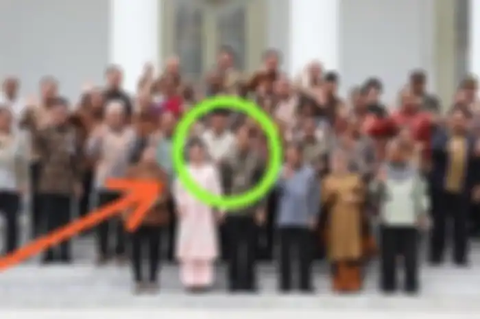 Penampakan Tangan di Foto Perpisahan Jokowi dan Para Menteri, Roy Suryo ungkap Fakta Sebenarnya 