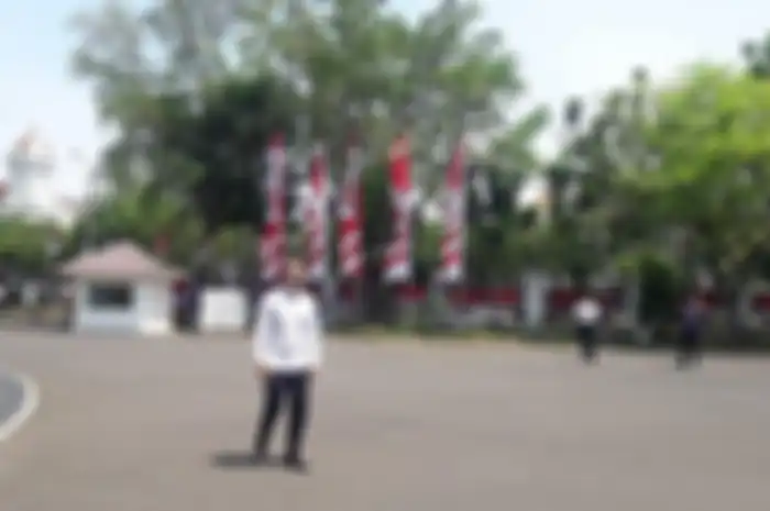 CEO GoJek Nadiem Makarim Pakai Kemeja Putih ke Istana, Jadi Menteri? 