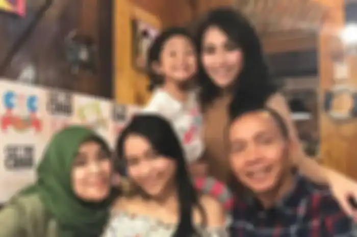 Keluarga Ayu Ting Ting