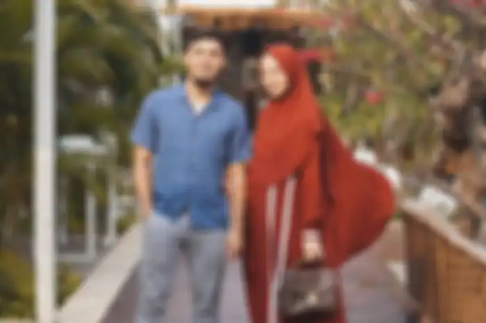 Achmad Hulaefi, Lindswell Kwok