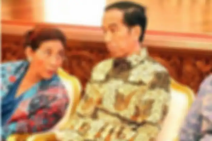 Presiden Jokowi bersama Menteri Kelautan Perikanan Susi Pudjiastuti dan Menko Maritim Luhut Pandjaitan