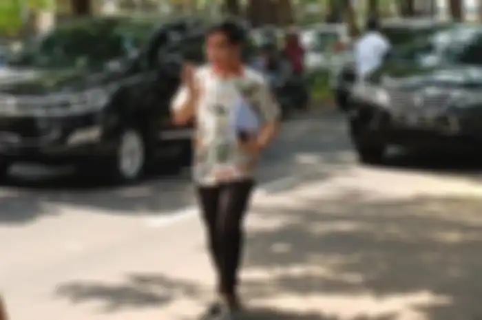 Gibran Rakabuming, putra Joko Widodo saat menghampiri kediaman Ketua Umum Partai PDI Perjuangan Megawati Soekarnoputri di bilangan Menteng, Jakarta Pusat.