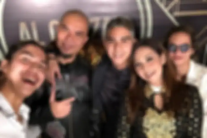 Maia Estianty & 3 putranya, Al Ghazali, El Rumi, dan Dul Jaelani
