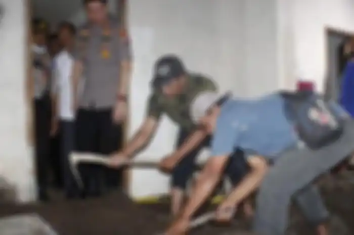  Polisi Bongkar Lokasi Penimbunan Mayat di Bawah Musala, Diduga Warga Jember yang Hilang 7 Bulan Lalu 