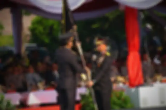 Mako Brimob Polri, Kelapa Dua hari ini (6/11/2019) menggelar serah terima Panji Tribrata Polri dari Jenderal Purnawirawan Tito Karnavian kepada Kapolri baru, Jenderal Idham Azis.