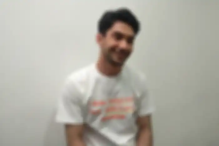 Reza Rahadian  saat Grid.ID jumpai dikawasan Cempaka Putih, Jakarta Pusat, Jumat (8/11/2019).