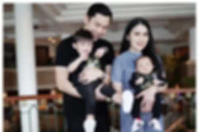 Keluarga Sandra Dewi dan Harvey Moeis.