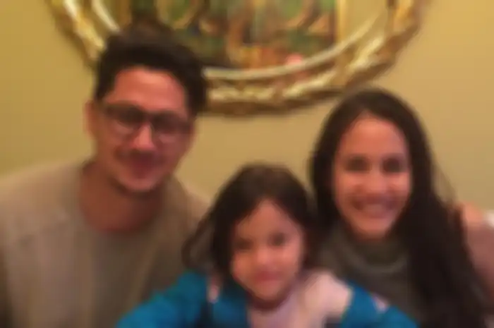 Keenan, Pevita, dan Chelsea Pearce
