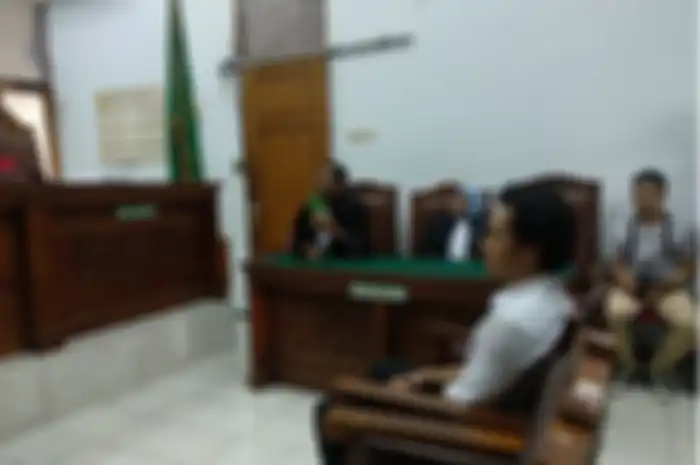 Jefri Nichol saat menjalani sidang putusan kasus penyalahgunaan narkoba di Pengadilan Negeri Jakarta Selatan, Senin (11/11/2019).