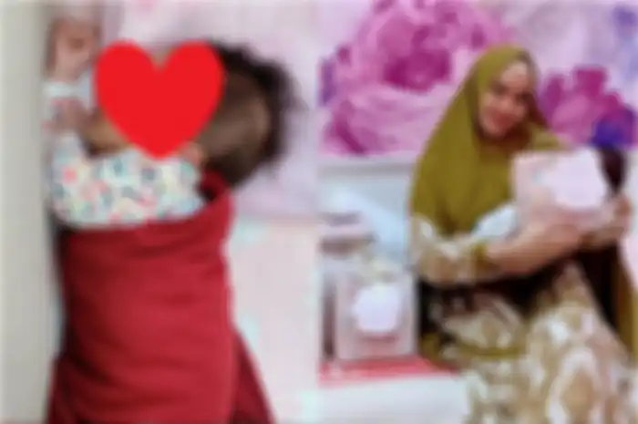 Potret anak pertama Kartika Putri jadi sorotan