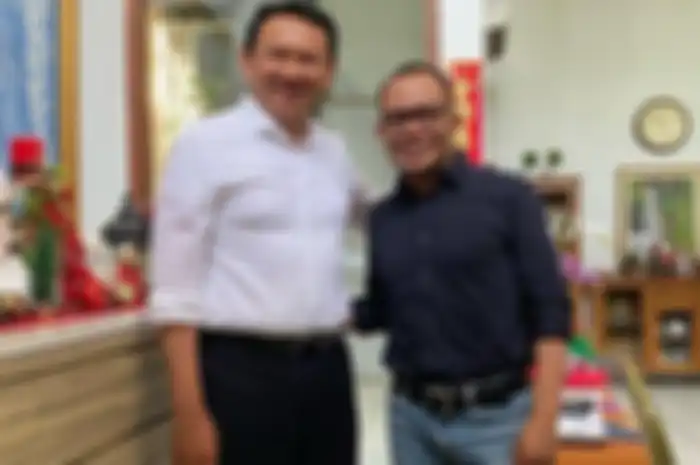 Mantan Gubernur DKI Jakarta Basuki Tjahaja Purnama alias Ahok menjamu sarapan mantan Menteri Tenaga Kerja dan Transmigrasi (Menakertrans) Hanif Dhakiri, Senin (18/11/2019). 