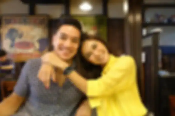 Andrew White dan Nana Mirdad