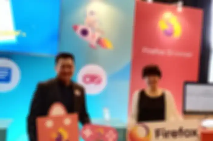 Stan Leong, VP and General Market, Emerging Markets Mozilla (Kiri) dan Cindy Hsiang, Staff Product Manager, Core Browser.