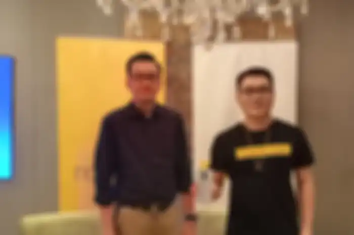 Risky Febrian, Market Analyst IDC Indonesia (kiri) dan Palson Yi, Senior Brand Manager Realme Indonesia (kanan).