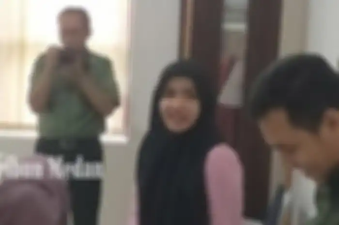 Asisten Pribadi Hakim Jamaluddin, Cut Rafika Lestari akhirnya menampakkan diri 