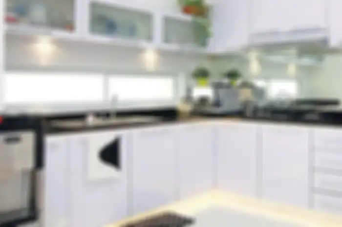 Inspirasi Sentuhan Kayu Warna Putih di Dapur, Tak Monoton Justru Mewah!