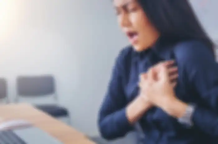 Jangan Sampai Tertukar, ini Beda Nyeri Dada Akibat Serangan Jantung dan Asam Lambung!