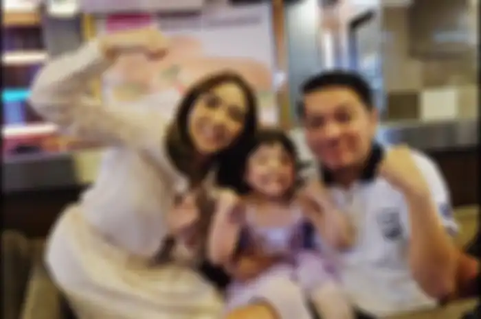 Gisella Anastasia dan Gading Marten Foto Bareng Gempi