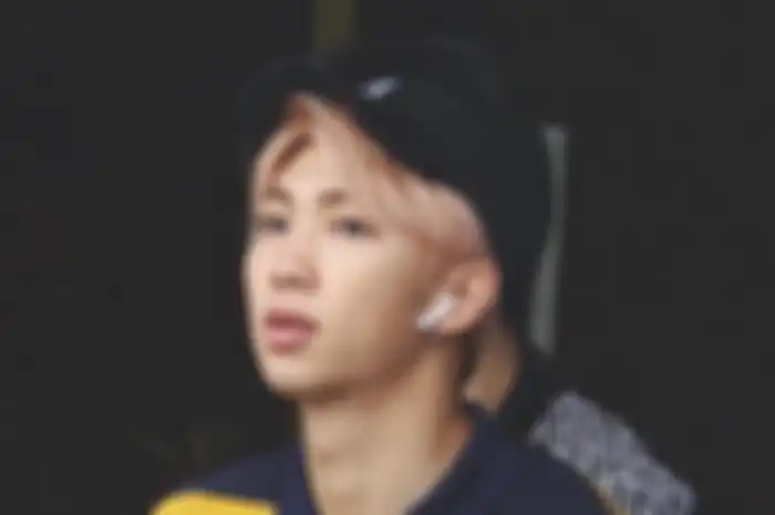 Namjoon dan AirPods