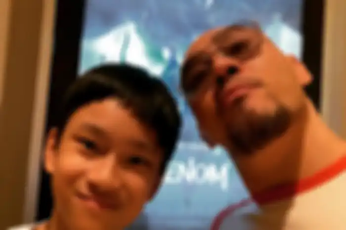 Deddy Corbuzier dan Azka Corbuzier.