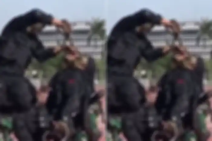 Aksi debus para anggota Kopassus