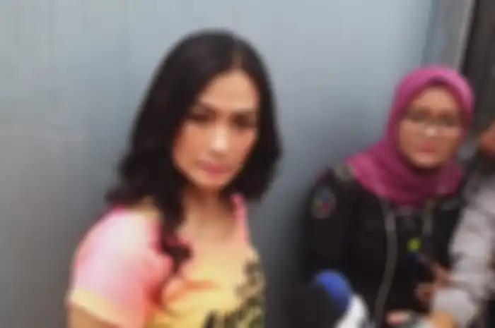 Iis Dahlia saat Grid.ID jumpai di kawasan Tendean, Mampang, Jakarta Selatan, Rabu (18/12/2019).
