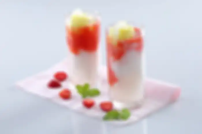 Resep Takjil ala Jajanan Korea, Korean Strawberry Milk Latte, Gampang Banget Bikinnya!