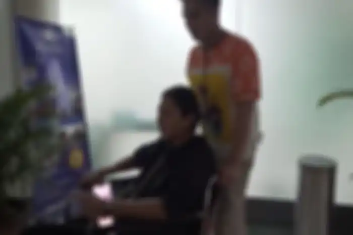Baim Wong dan Paula Verhoeven di rumah sakit