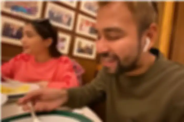 Raffi Ahmad makan jamur termahal di dunia