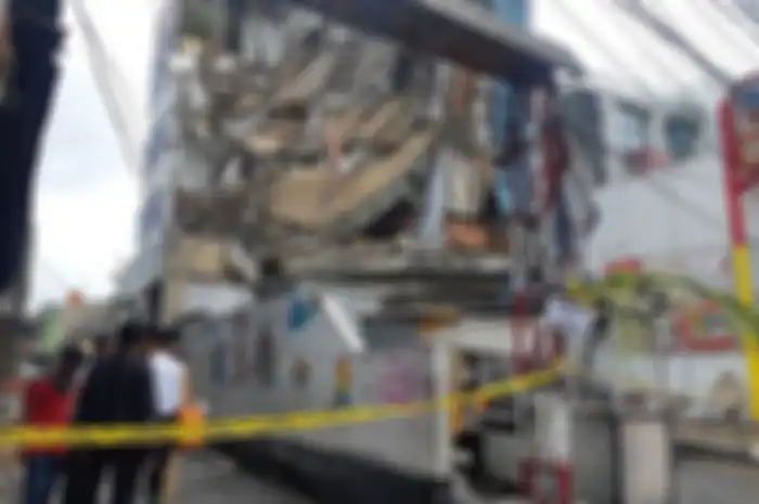 Detik-Detik gedung Slipi Tiba-tiba Ambruk, Saksi Sebut Ada Bunyi Kretek-kretek dan Rubuh Dalam Waktu 1 Menit