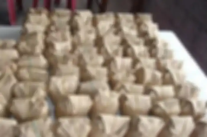 Sering Digunakan Sebagai Pembungkus Makanan, Nyatanya Ada Bahaya yang Mengintai dari Kertas Pembungkus Nasi Berwarna Coklat ini