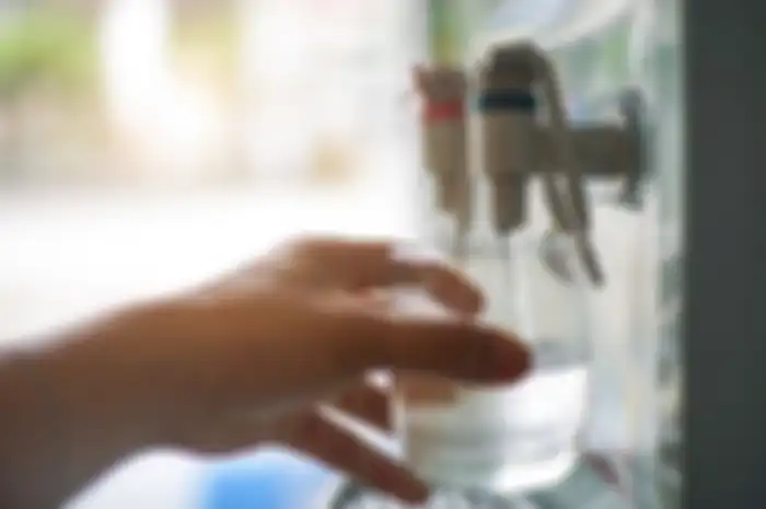 Jangan Campur Air Dingin dengan Air Panas, Bikin Dispenser Rusak!