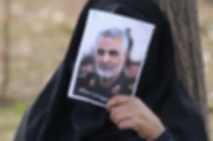 Salah satu potret pendukung Qasem Soleimani