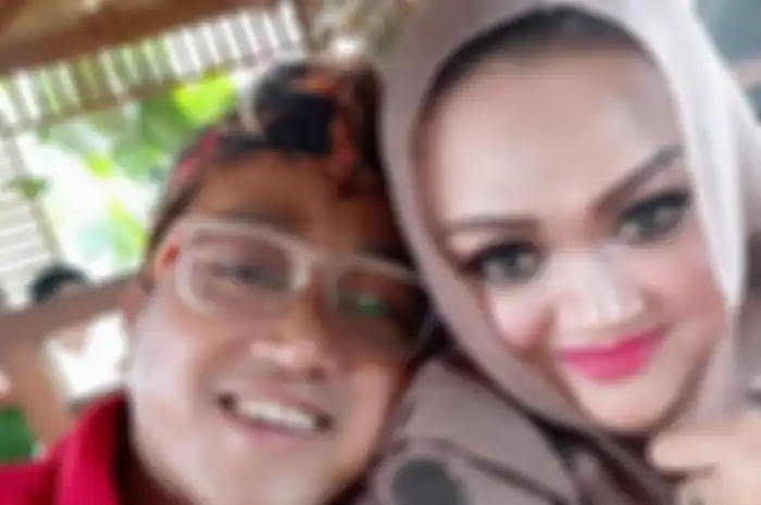 Teddy dan Lina Jubaedah.