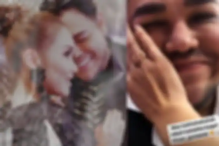 Ayu Ting Ting pamer cincin dari Ivan Gunawan